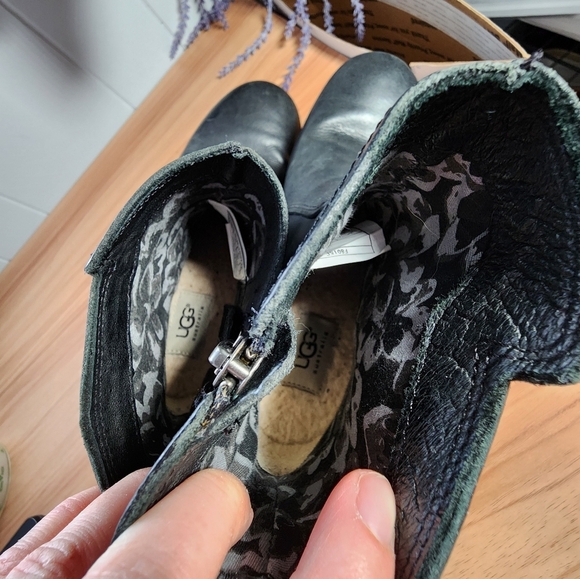 UGG ORION LEATHER SIDE-ZIP BLACK LEATHER MOTO ANKLE BOOT. Sz7 - Picture 7 of 8